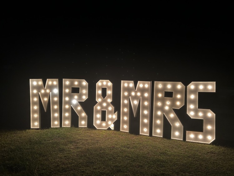 4ft Mr & Mrs Marquee Lights